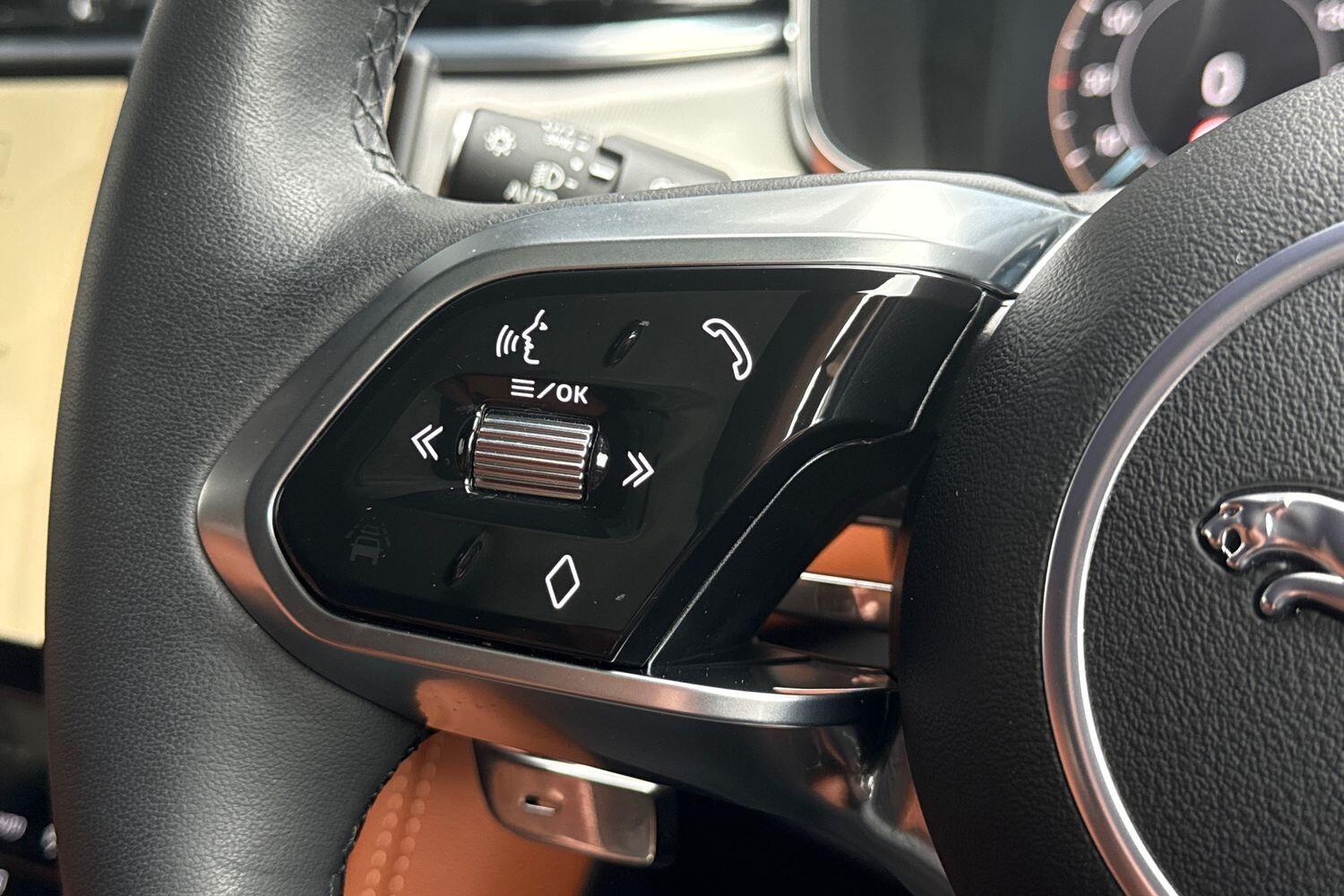 Used Jaguar F-Pace 2023 for sale - 76159151: Photo 46