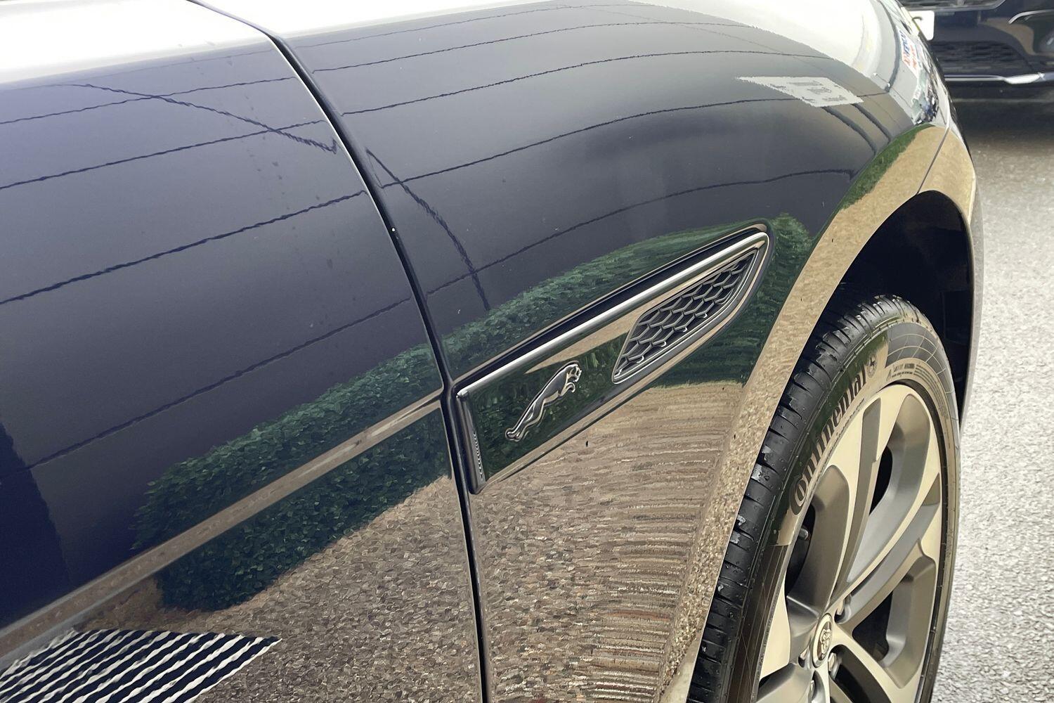 Used Jaguar F-Pace 2023 for sale - 76645793: Photo 32