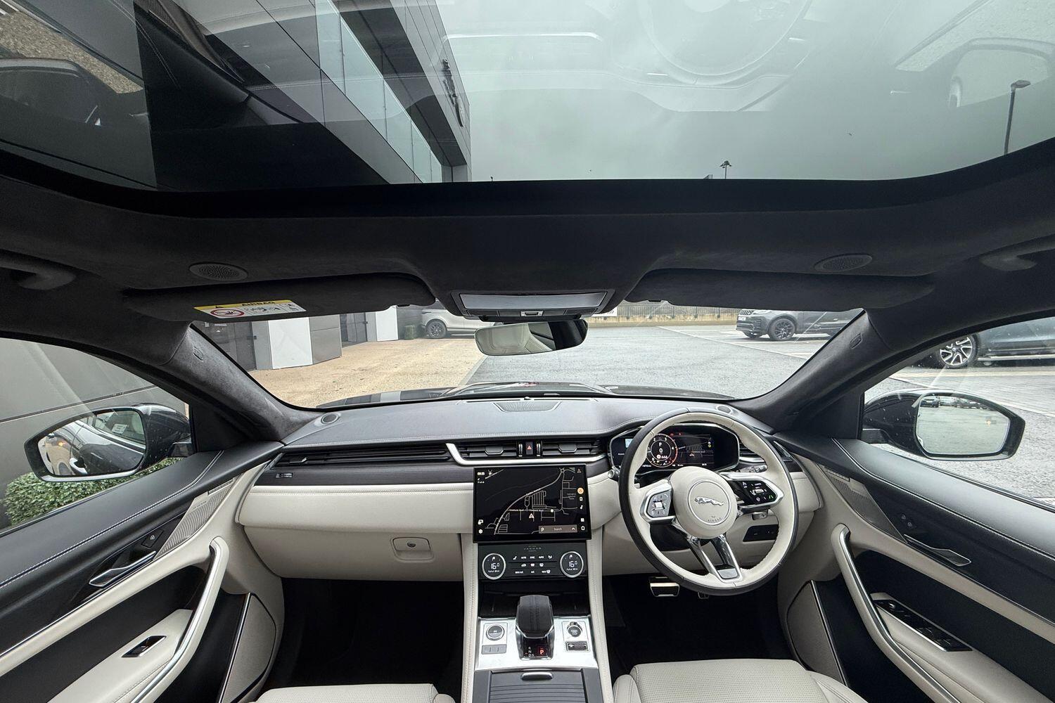 Used Jaguar F-Pace 2024 for sale - 76573615: Photo 3