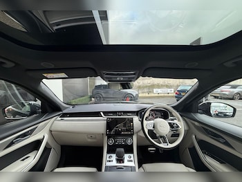 Used Jaguar F-Pace 2023 for sale - 77377470: Photo