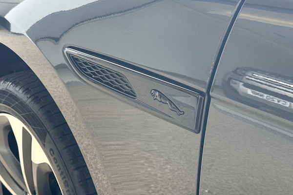 Used Jaguar F-Pace 2023 for sale - 75531598: Photo 28