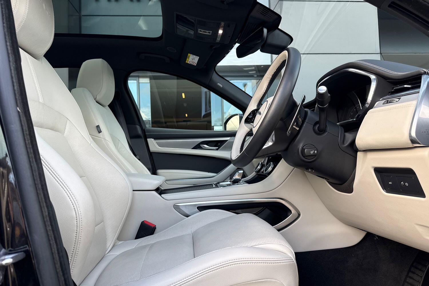 Used Jaguar F-Pace 2023 for sale - 76572174: Photo 16