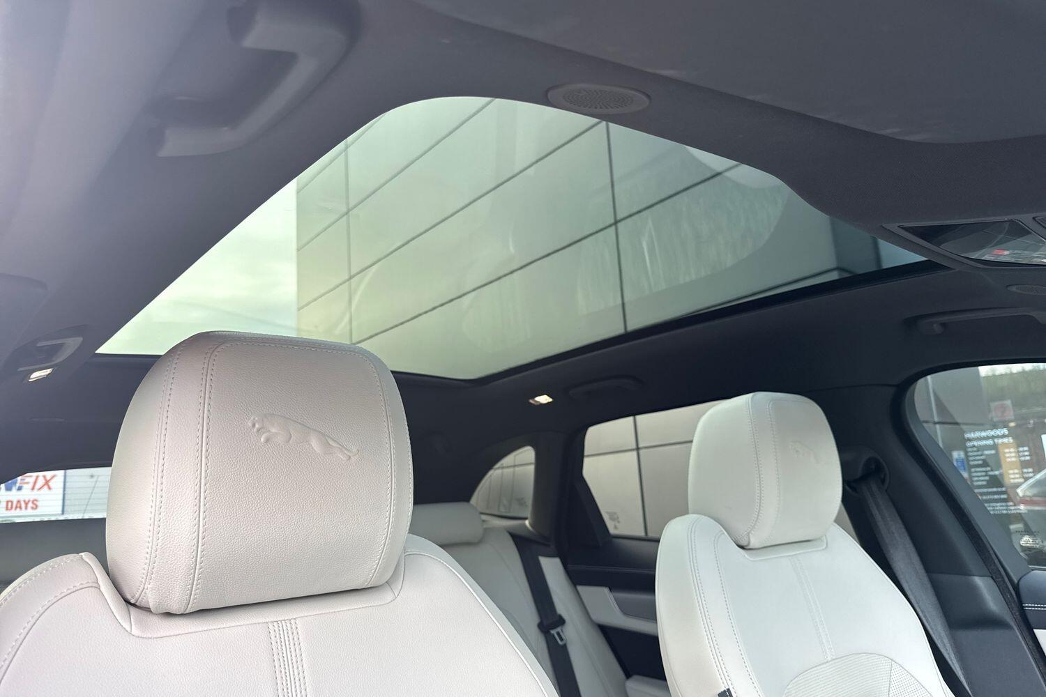 Used Jaguar F-Pace 2023 for sale - 76572174: Photo 9