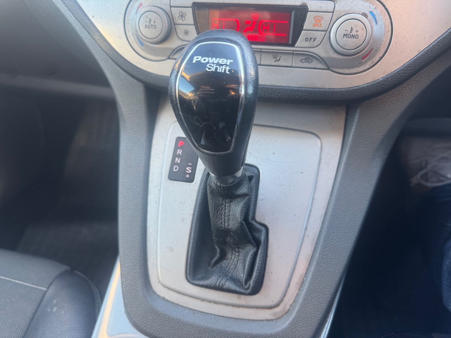 Used Ford Kuga 2011 for sale - 77206945: Photo 15