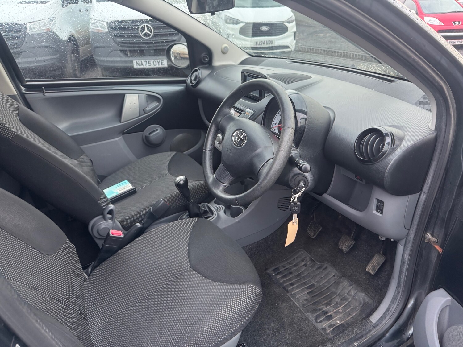 Used Toyota AYGO 2011 for sale - 77581198: Photo 10