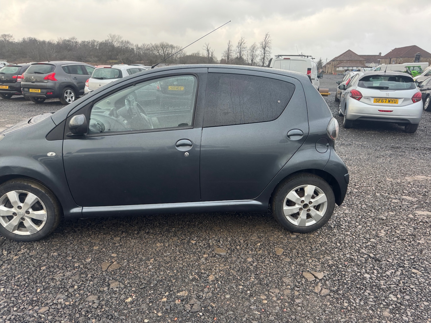 Used Toyota AYGO 2011 for sale - 77581198: Photo 3
