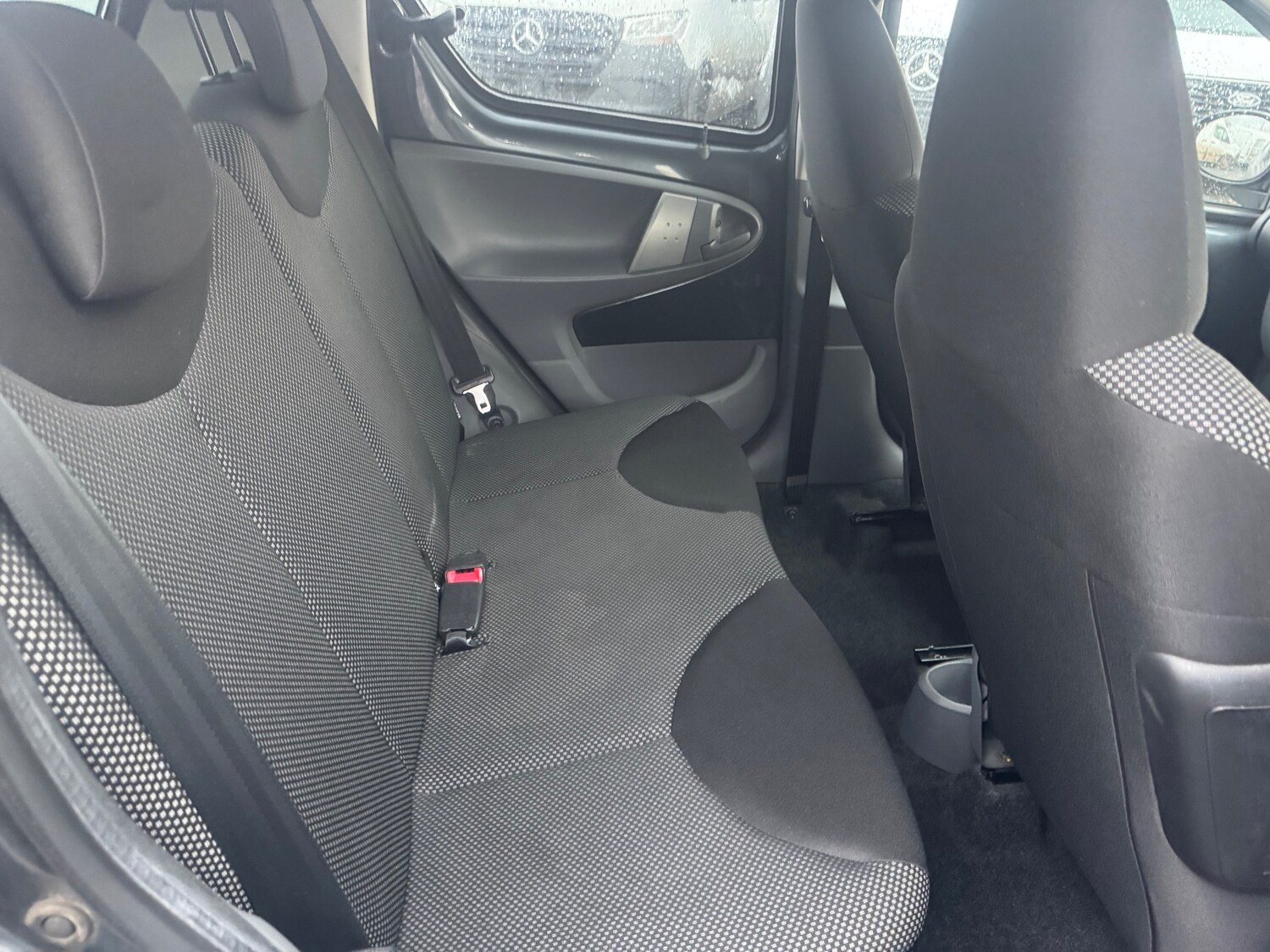 Used Toyota AYGO 2011 for sale - 77581198: Photo 9