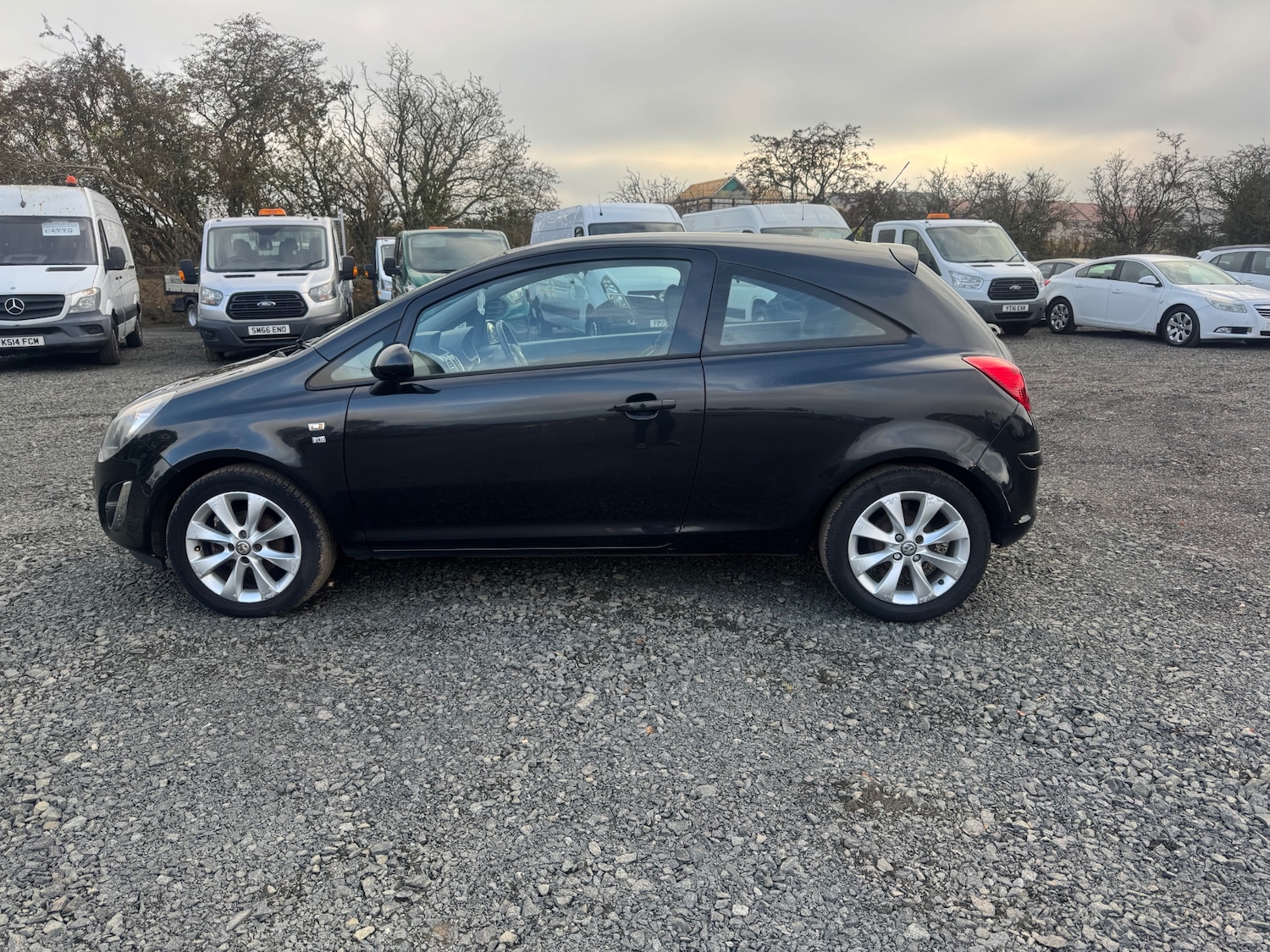 Used Vauxhall Corsa 2014 for sale - 76419180: Photo 3