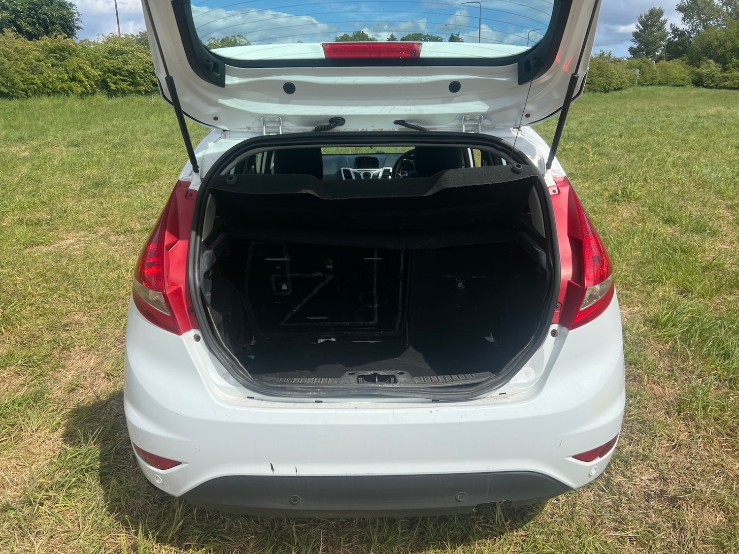 Used Ford Fiesta 2011 for sale - 75956004: Photo 5