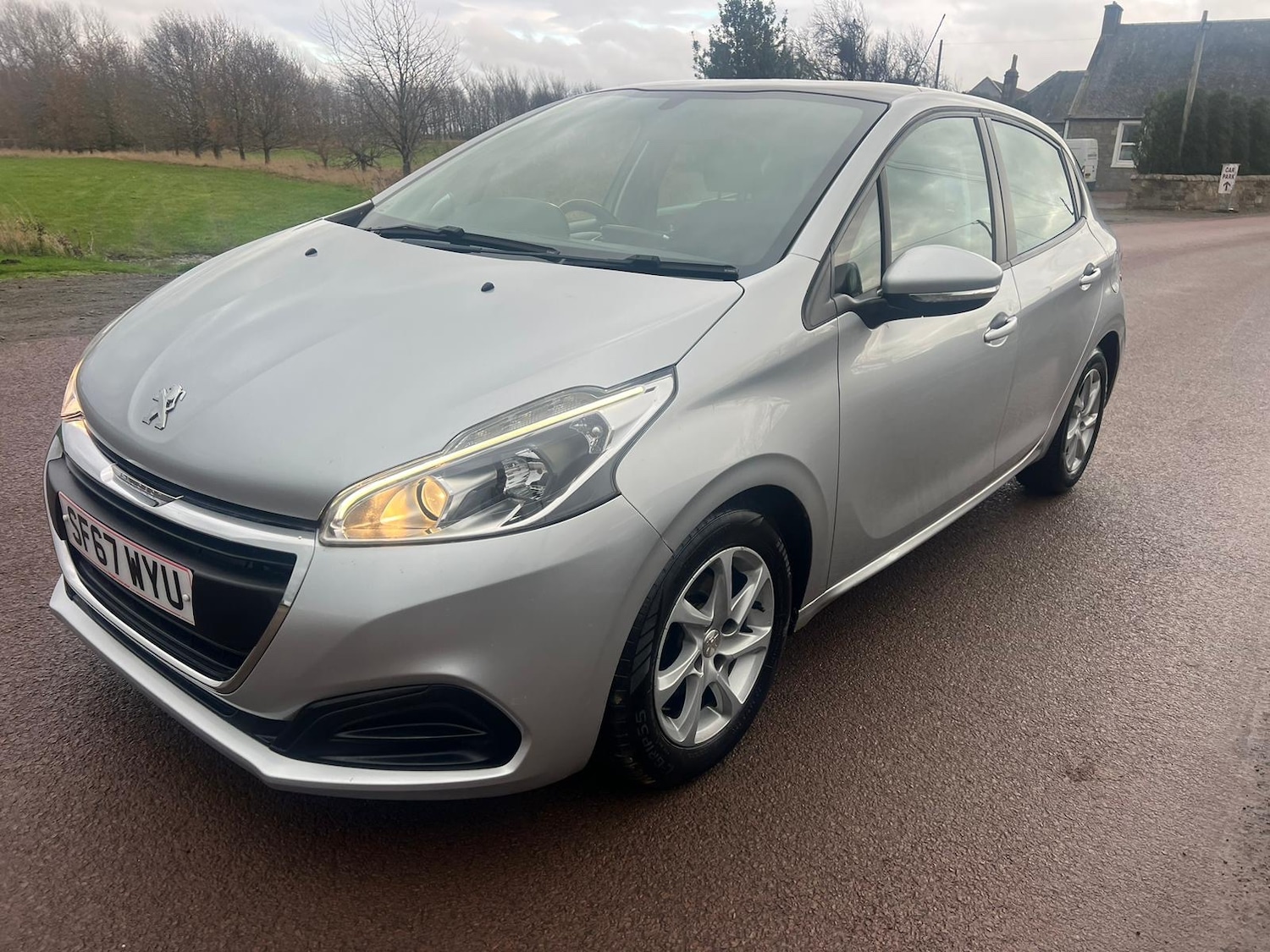 Used Peugeot 208 2017 for sale - 76882849: Photo 2