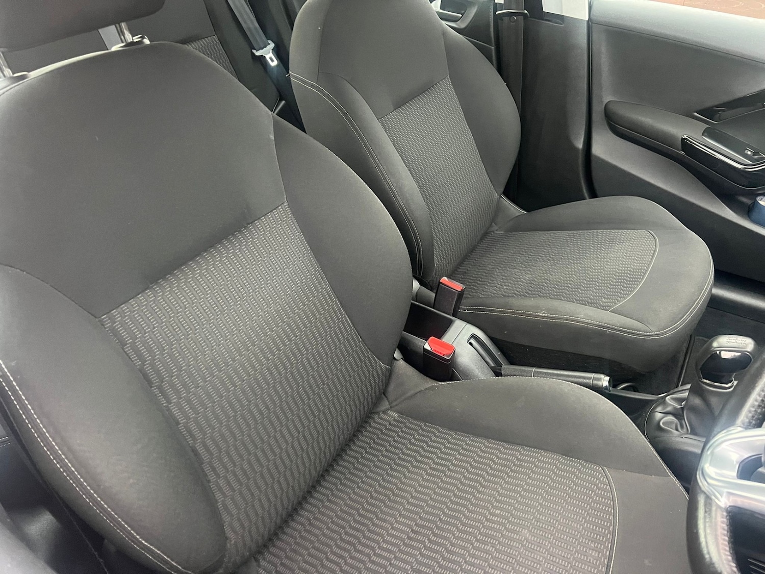 Used Peugeot 208 2017 for sale - 76882849: Photo 9