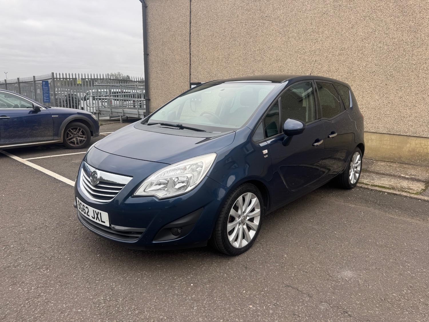 Used Vauxhall Meriva 2012 for sale - 76346192: Photo 2
