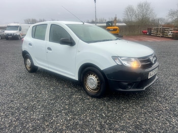 Used Dacia Sandero 2014 for sale - 77921775: Photo
