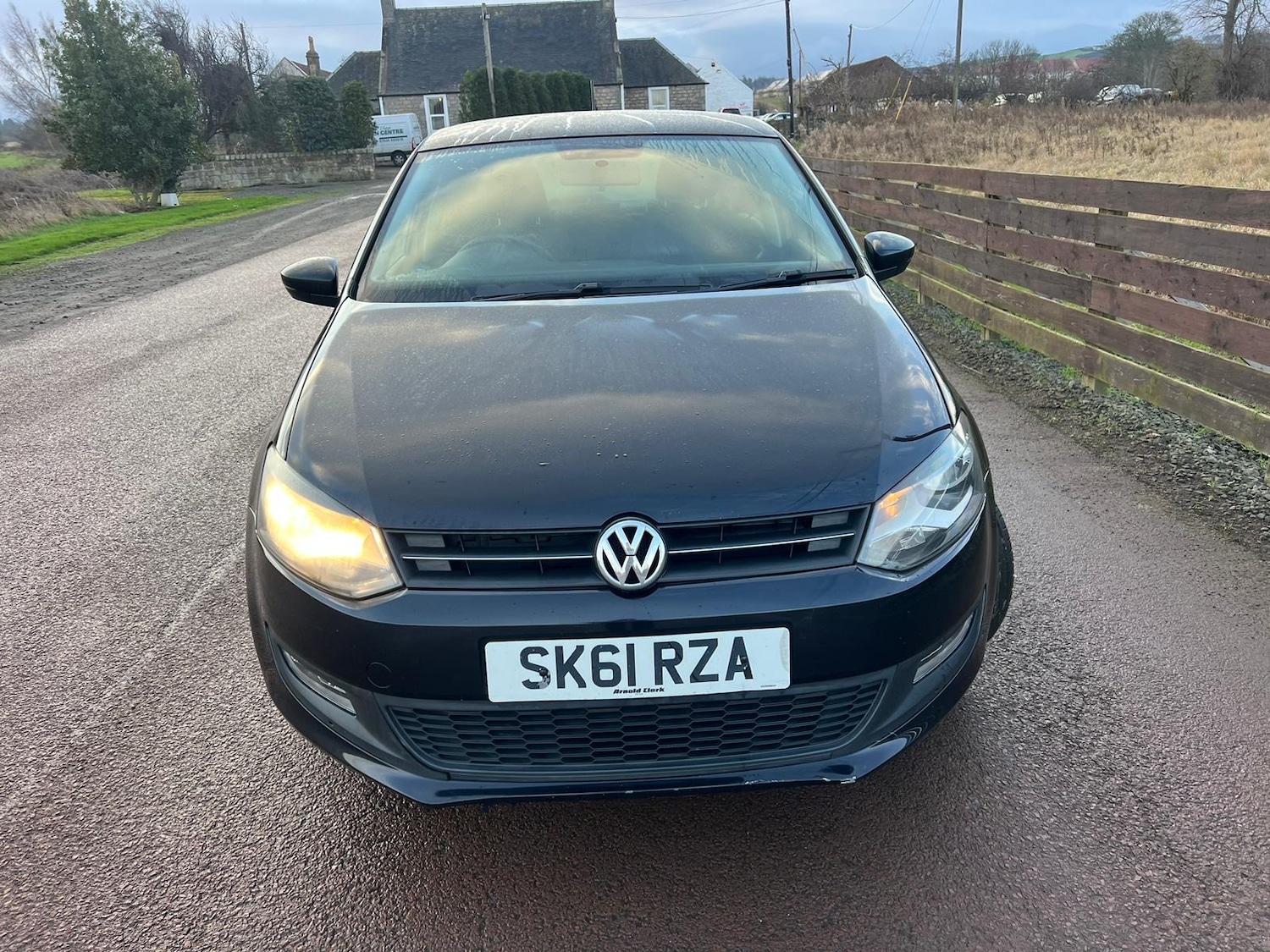 Used Volkswagen Polo 2011 for sale - 76882368: Photo 1