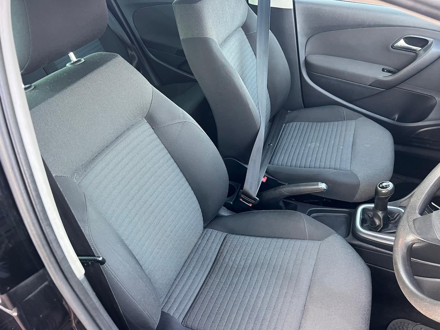 Used Volkswagen Polo 2011 for sale - 76882368: Photo 7