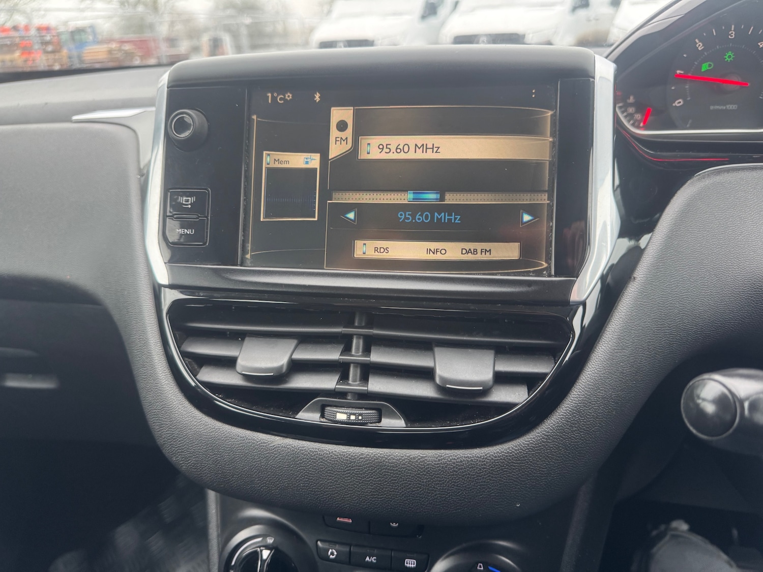 Used Peugeot 208 2013 for sale - 77179838: Photo 12