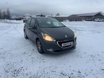 Used Peugeot 208 2013 for sale - 77179838: Photo