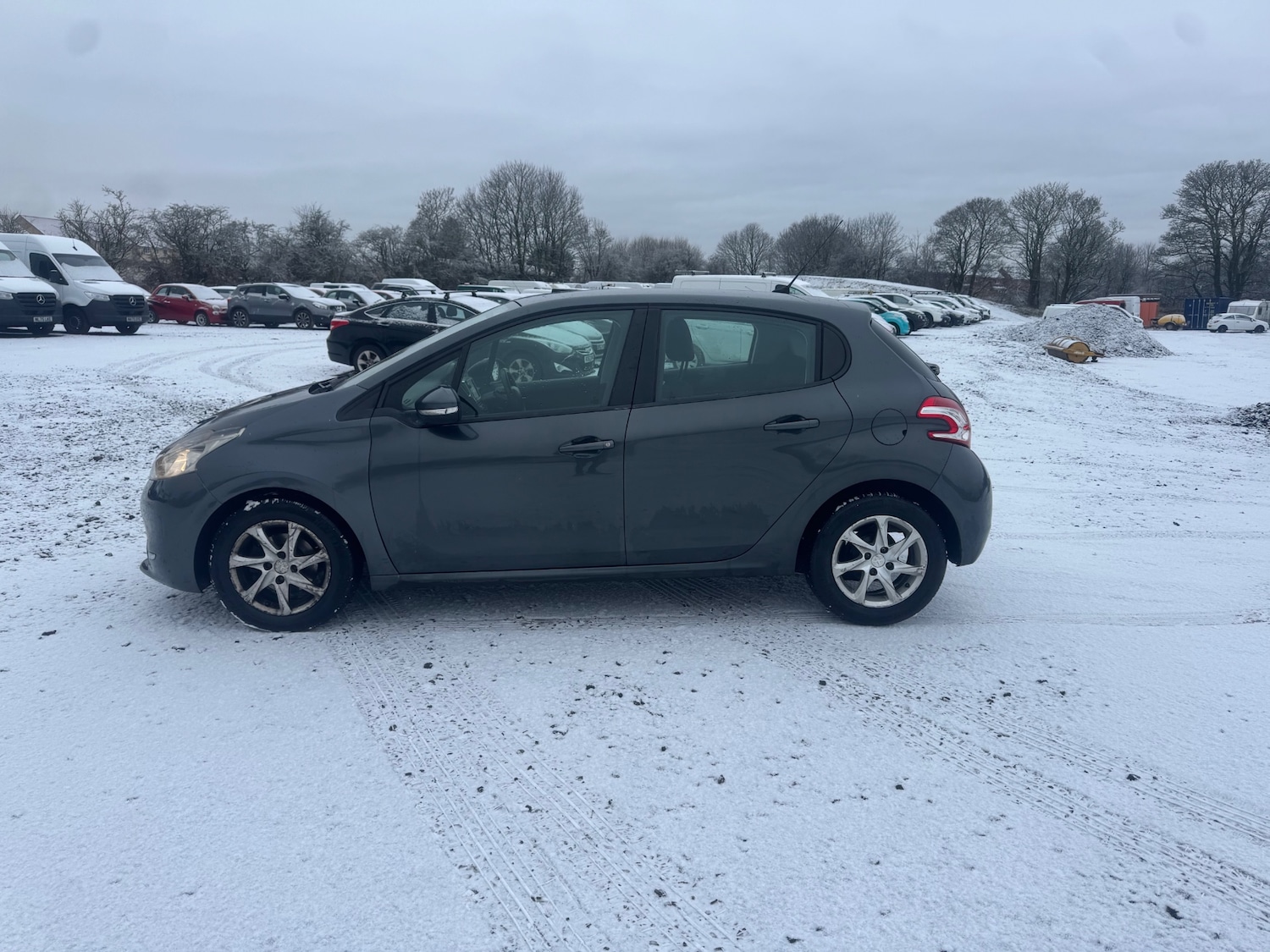 Used Peugeot 208 2013 for sale - 77179838: Photo 3