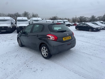 Used Peugeot 208 2013 for sale - 77179838: Photo