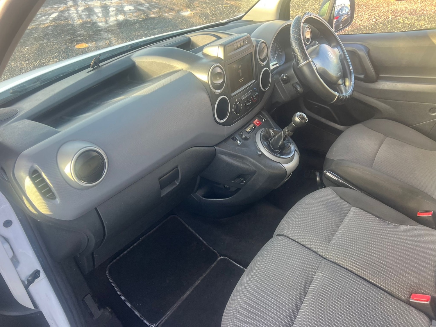 Used Peugeot Partner 2017 for sale - 77228385: Photo 12