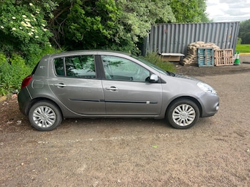 Used Renault Clio 2011 for sale - 78802546: Photo