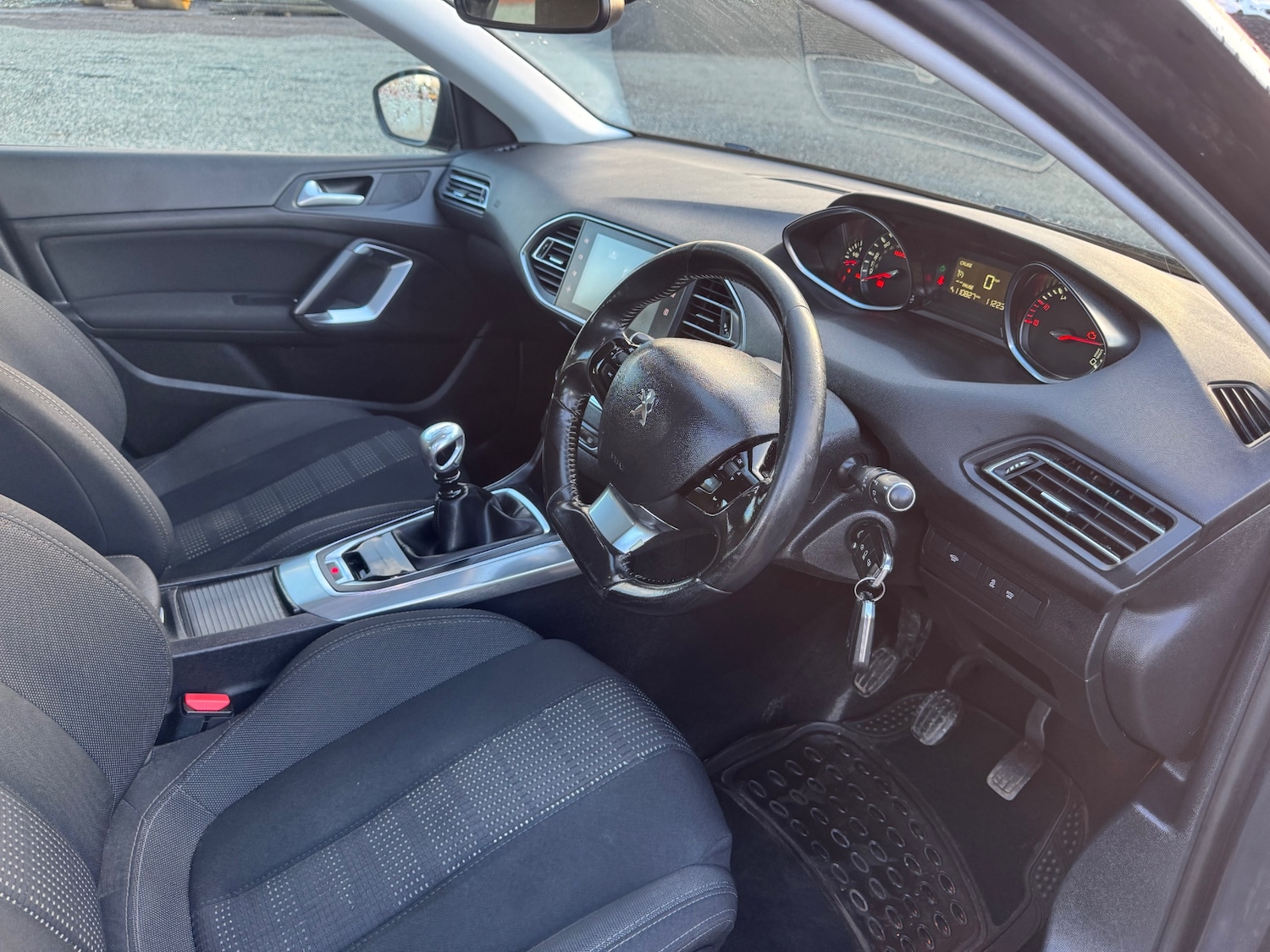 Used Peugeot 308 2015 for sale - 77353631: Photo 13