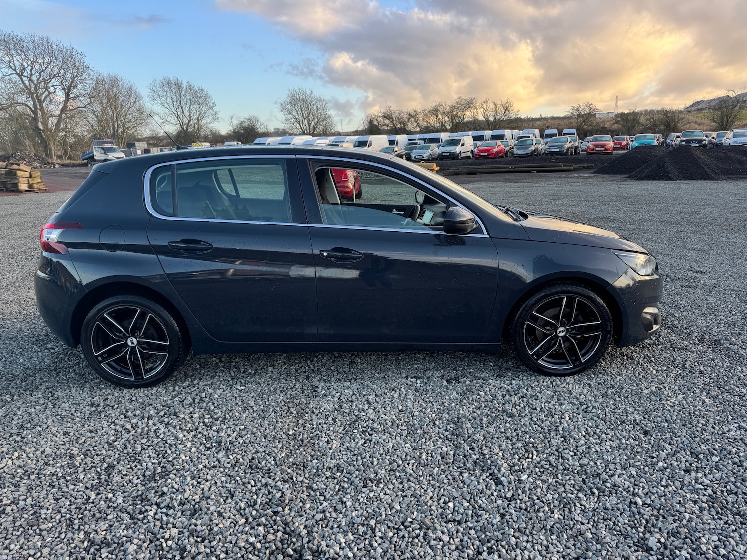 Used Peugeot 308 2015 for sale - 77353631: Photo 6