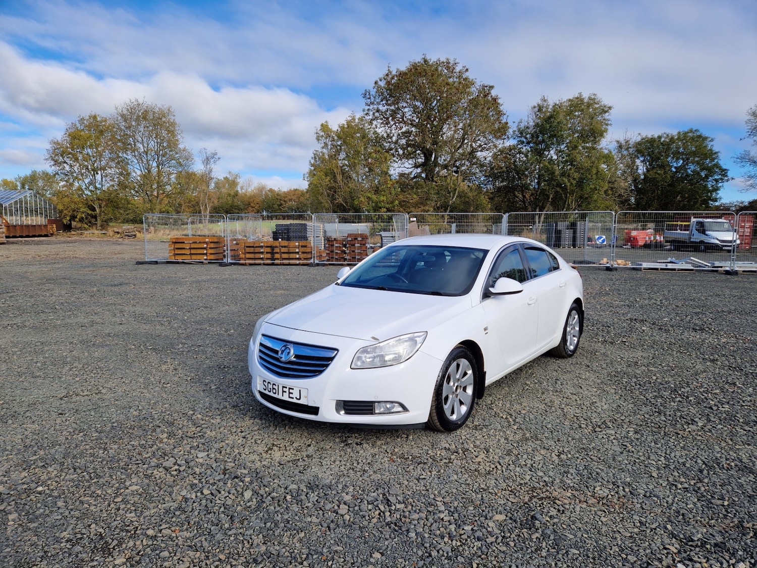 Used Vauxhall Insignia 2011 for sale - 76340699: Photo 2