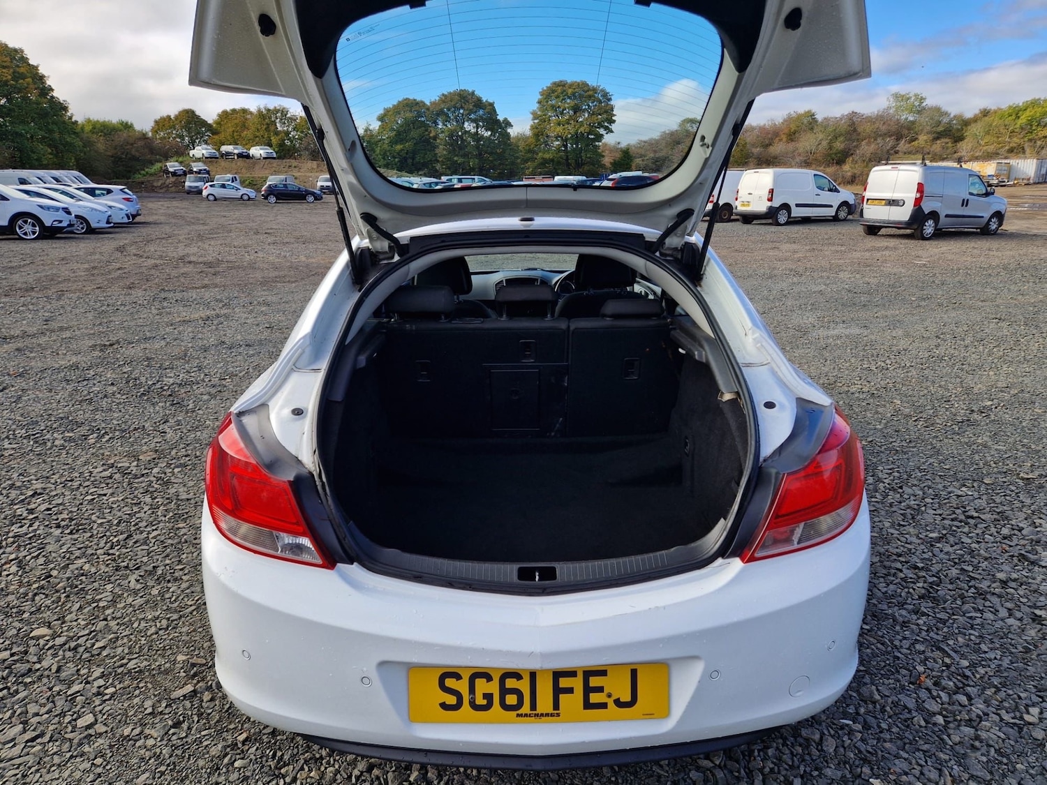 Used Vauxhall Insignia 2011 for sale - 76340699: Photo 9