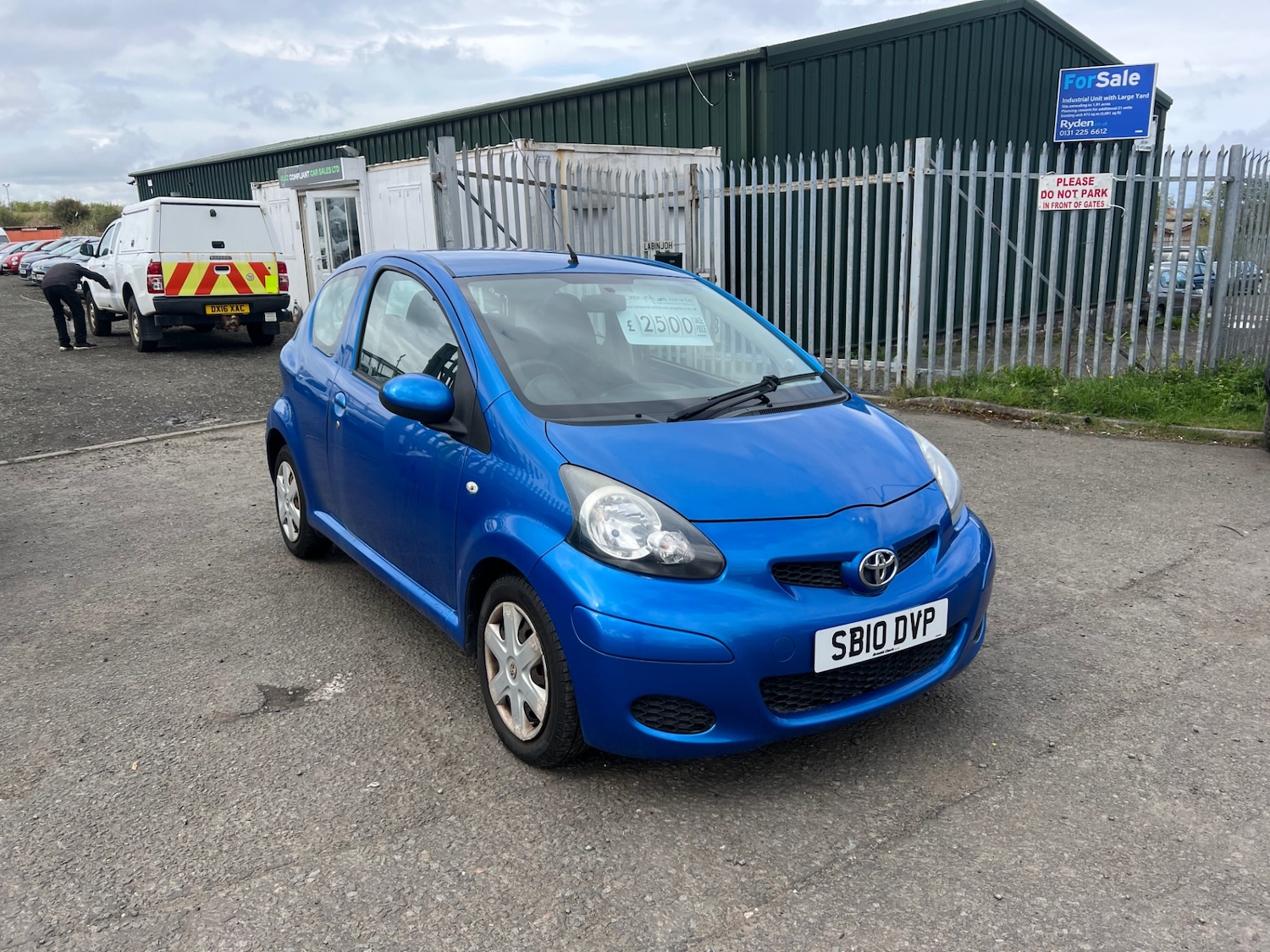 Used Toyota AYGO 2010 for sale - 75987834: Photo 2