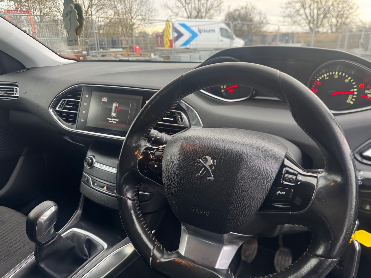 Used Peugeot 308 2015 for sale - 76707479: Photo 11