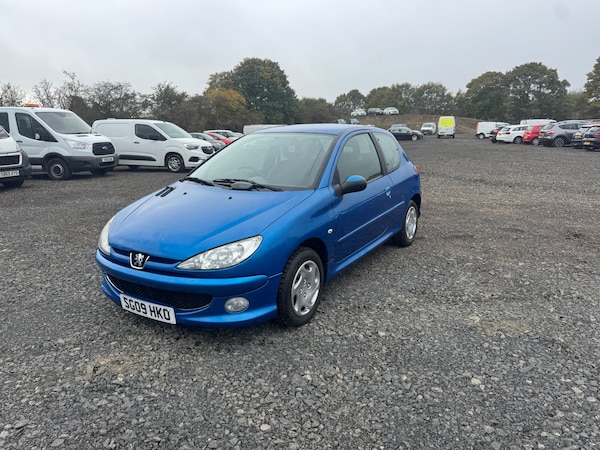 Used Peugeot 206 2009 for sale - 76231509: Photo 2