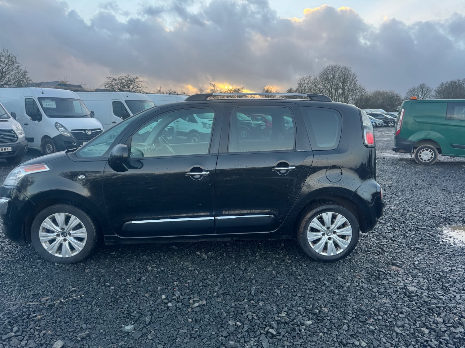 Used Citroen C3 Picasso 2013 for sale - 76893360: Photo 3