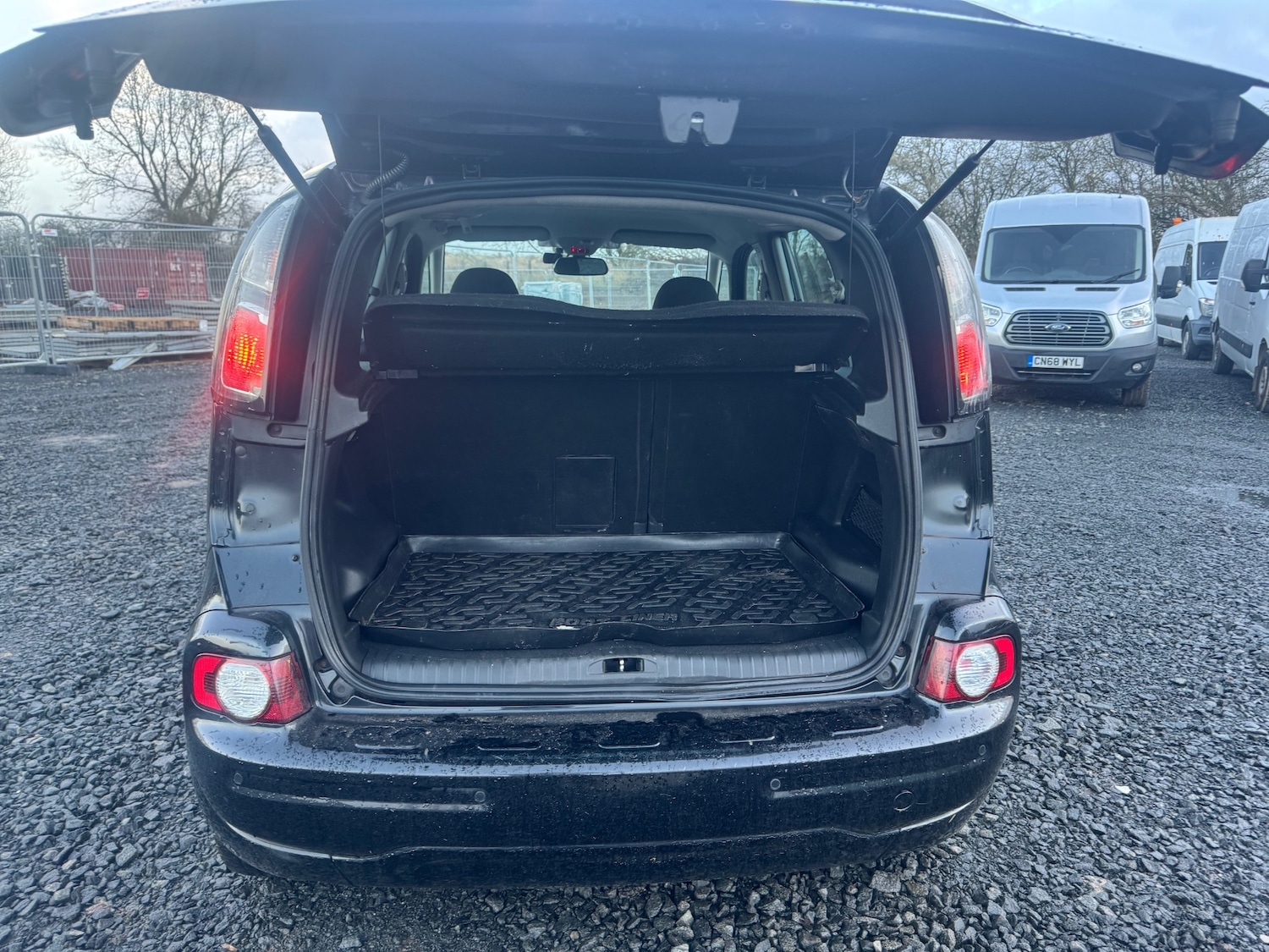 Used Citroen C3 Picasso 2013 for sale - 76893360: Photo 8