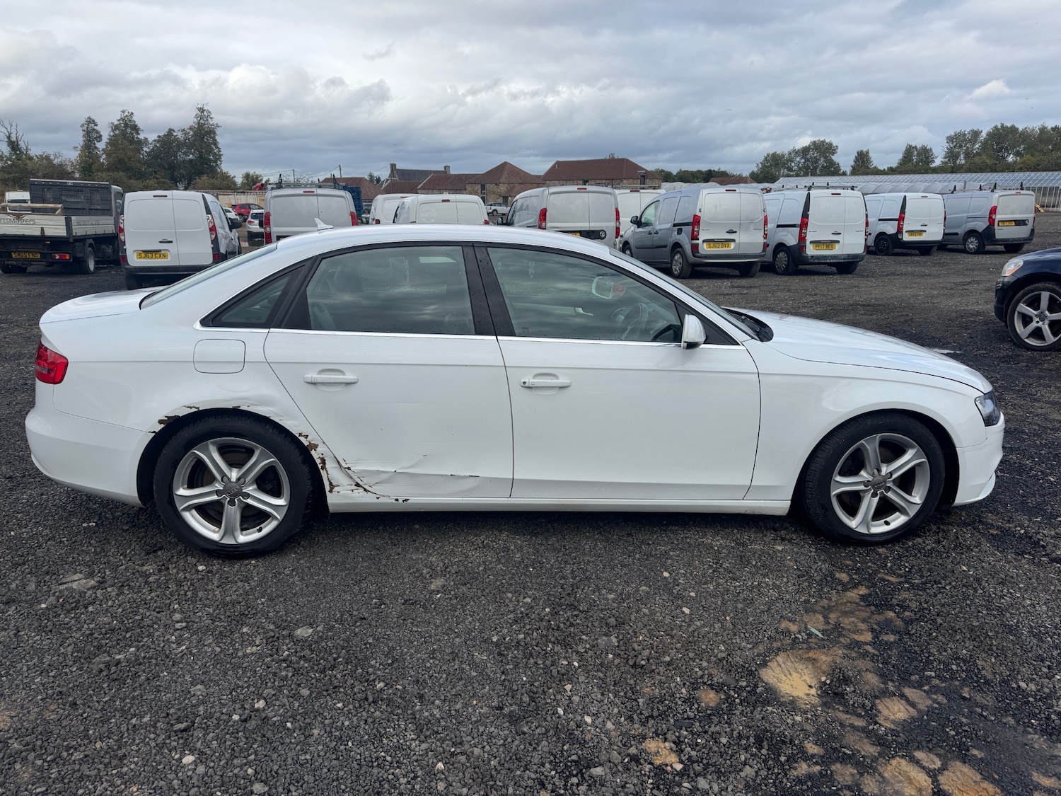 Used Audi A4 2013 for sale - 76064851: Photo 2
