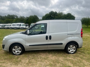 Used Vauxhall Combo 2018 for sale - 75955978: Photo