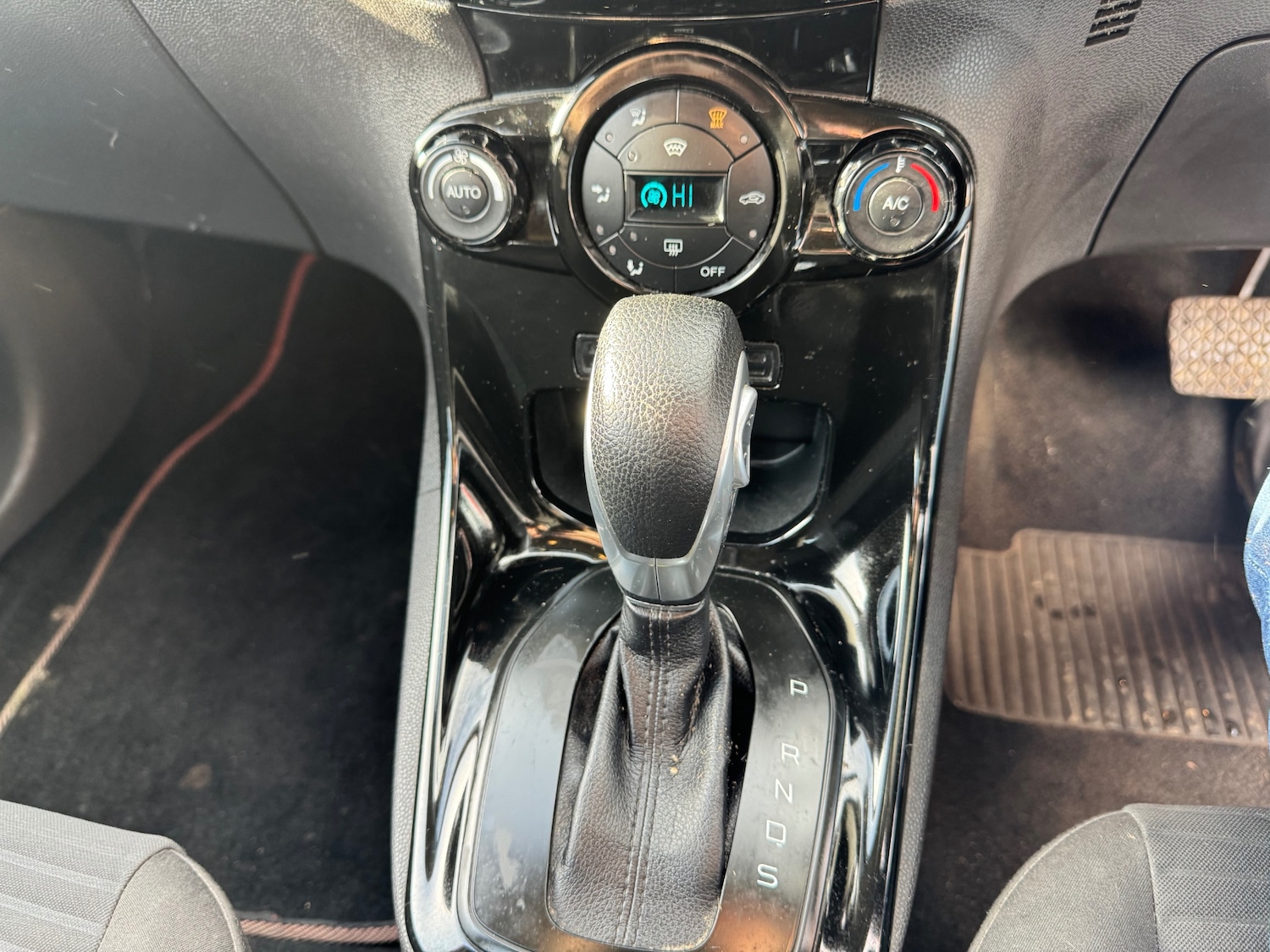 Used Ford Fiesta 2013 for sale - 76422426: Photo 13