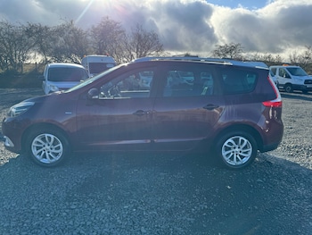 Used Renault Grand Scenic 2016 for sale - 76418663: Photo