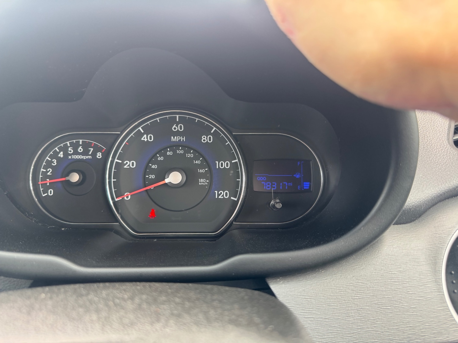 Used Hyundai i10 2012 for sale - 75987815: Photo 12