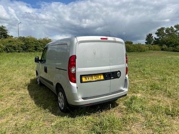 Used Vauxhall Combo 2018 for sale - 75968396: Photo