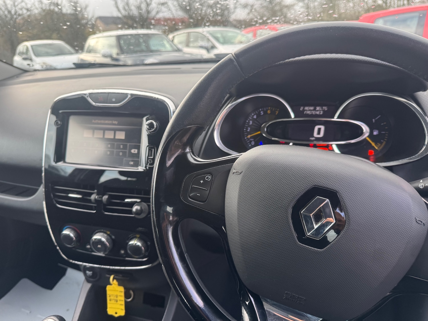 Used Renault Clio 2014 for sale - 77336320: Photo 11