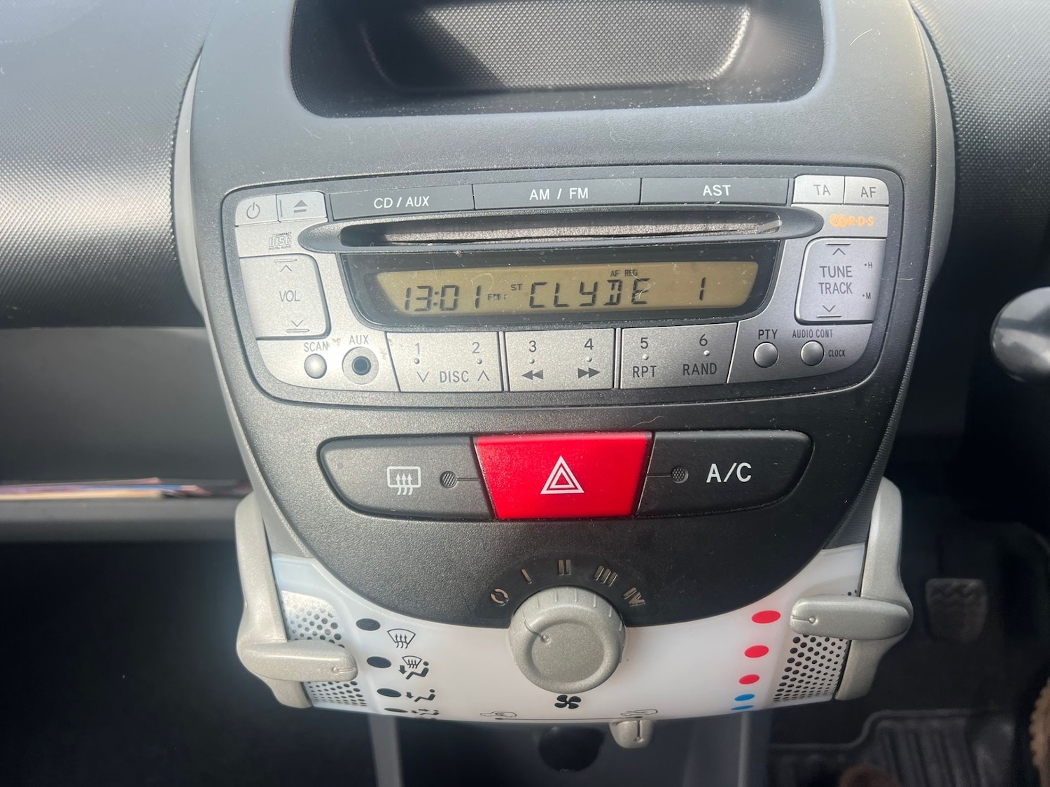 Used Peugeot 107 2011 for sale - 77460399: Photo 12