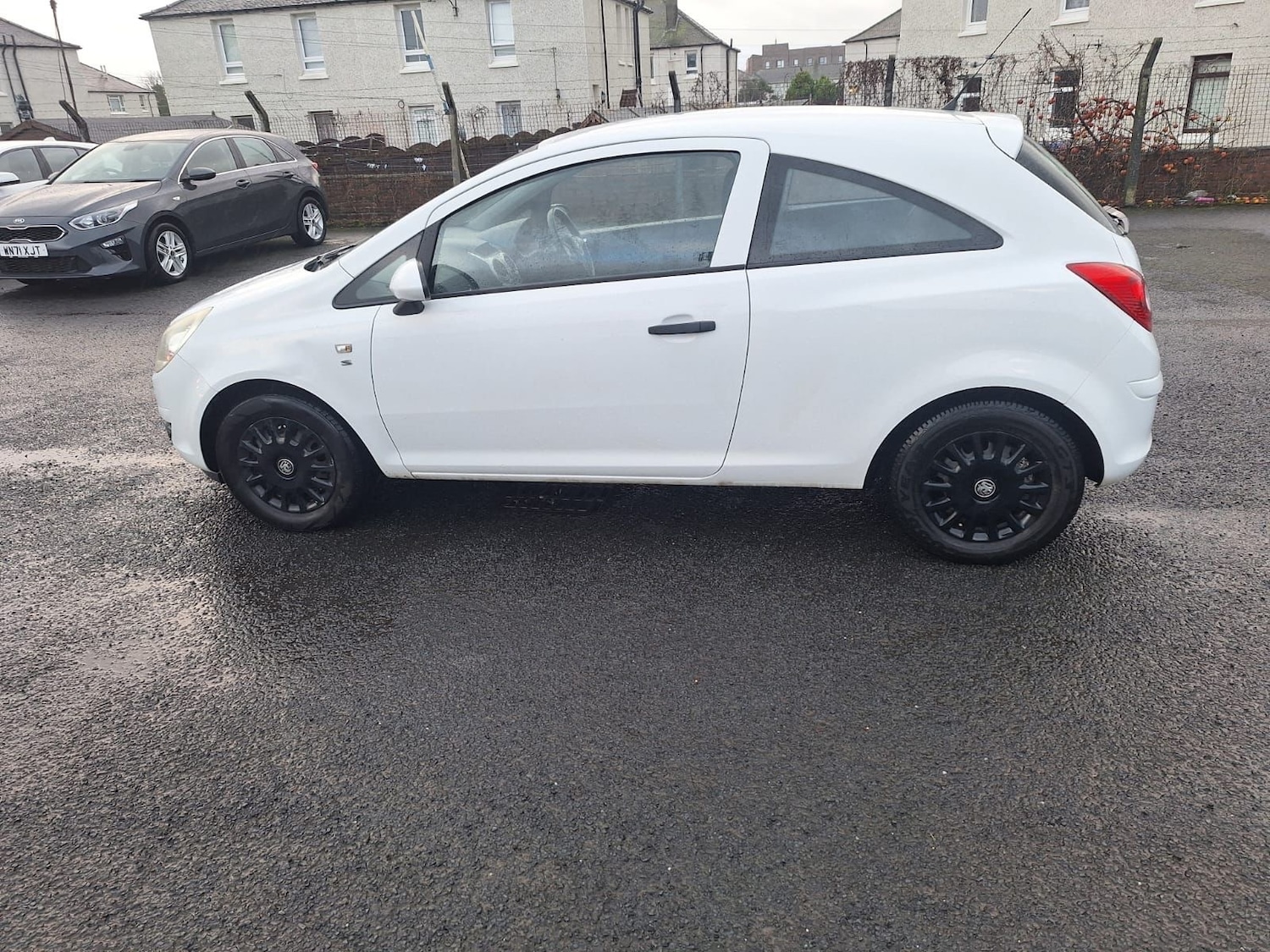 Used Vauxhall Corsa 2010 for sale - 76892373: Photo 4