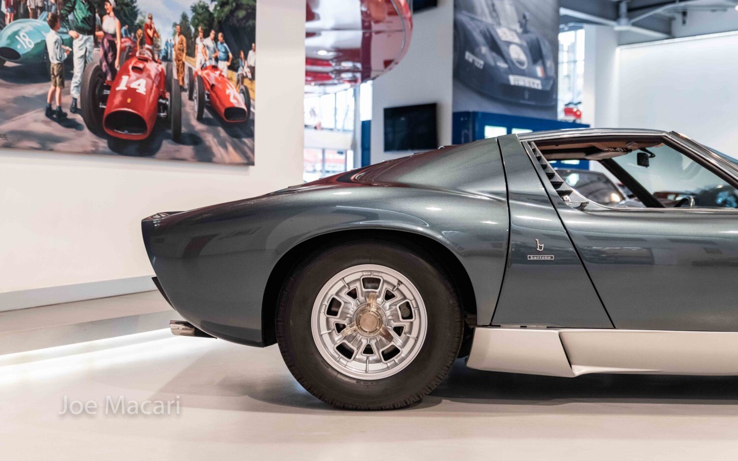 Lamborghini Miura p400 SV оранжевый