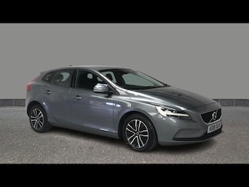 Used Volvo V40 2019 for sale - 79206776: Photo