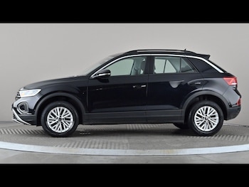 Used Volkswagen T-Roc 2023 for sale - 79473902: Photo