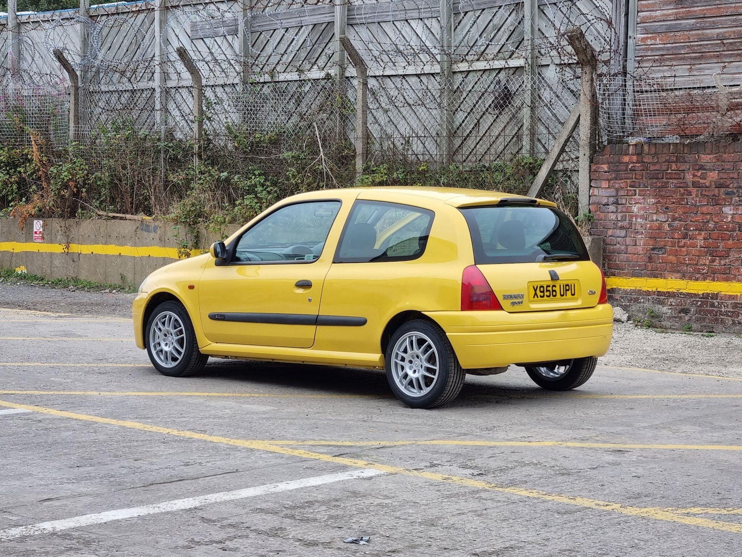Used Renault Clio 2001 for sale - 77314633: Photo 11