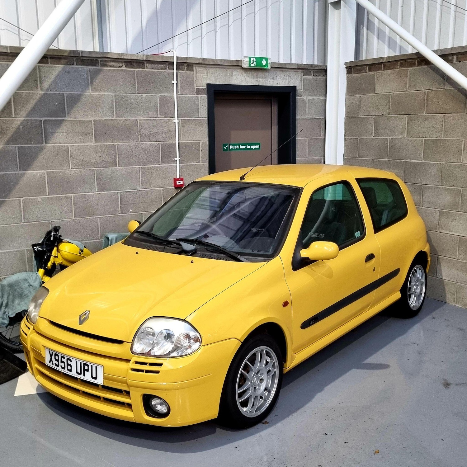 Used Renault Clio 2001 for sale - 77314633: Photo 6