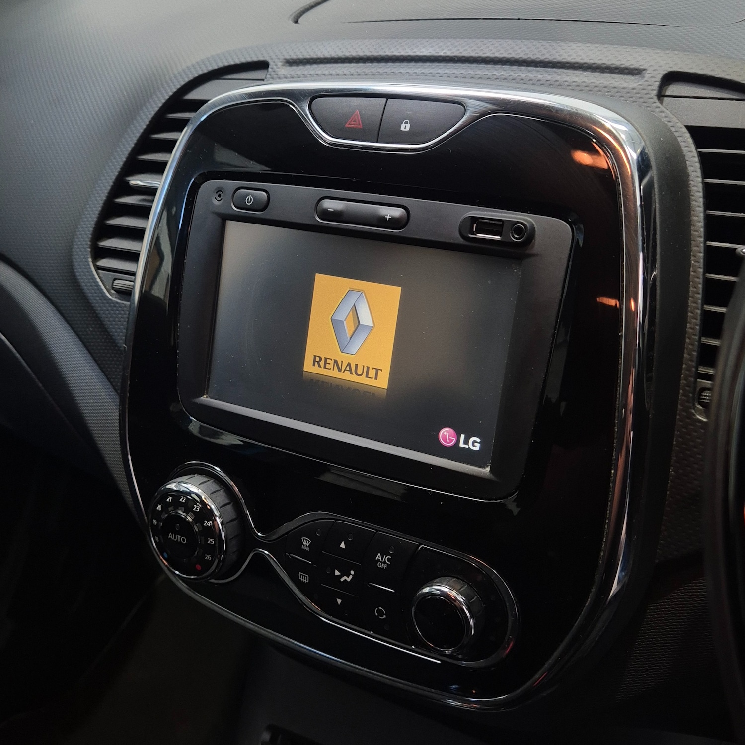 Used Renault Captur 2016 for sale - 78150736: Photo 23