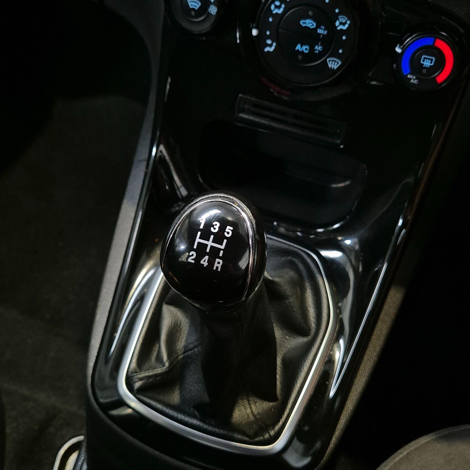 Used Ford Fiesta 2017 for sale - 76660591: Photo 34